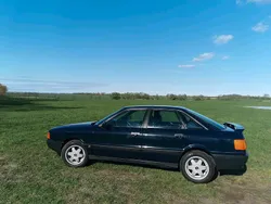 Blau Gebraucht 1987 Audi 80 Kleinwagen | 800 €