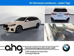 Weiß Gebraucht 2024 BMW 520 M Sport Kombi | 51.950 € (Guter Preis)
