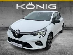Weiß Gebraucht 2023 Renault Clio V Evolution Limousine | 13.499 € (Guter Preis)