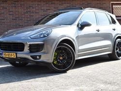 Grau Gebraucht 2016 Porsche Cayenne Platinum Edition SUV | 37.829 € (Etwas zu teuer)