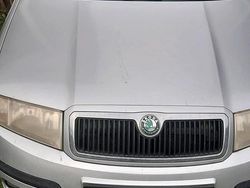 Silber Gebraucht 2006 Skoda Fabia Kleinwagen | 425 € (Fairer Preis)