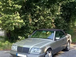 Silber Gebraucht 1995 Mercedes E220 Cabrio | 25.900 €