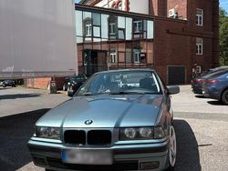 Blau Gebraucht 1991 BMW 320 Limousine | 6.500 €