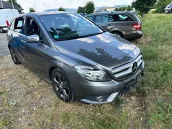 Grau Gebraucht 2014 Mercedes B180 Edition Van / Kleinbus | 5.990 €