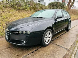 Schwarz Gebraucht 2010 Alfa Romeo 159 Kombi | 2.800 € (Fairer Preis)