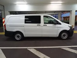 Arktikweiss Gebraucht 2018 Mercedes Vito Van / Kleinbus | 15.500 € (Teuer)
