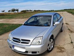 Silber Gebraucht 2005 Opel Vectra Limousine | 2.300 €