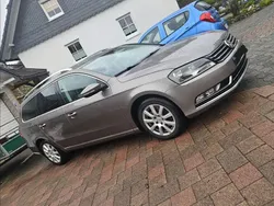 Beige Gebraucht 2010 VW Passat Kombi | 6.590 € (Teuer)