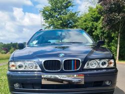 Blau Gebraucht 2002 BMW 520 Kombi | 12.500 €