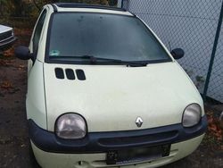 Gelb Gebraucht 2005 Renault Twingo Kleinwagen | 600 € (Guter Preis)