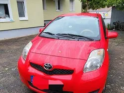 Rot Gebraucht 2011 Toyota Yaris Kleinwagen | 2.300 € (Fairer Preis)