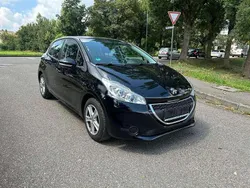 Lackierung schwarz perla Gebraucht 2014 Peugeot 208 Active Kleinwagen | 6.450 € (Fairer Preis)