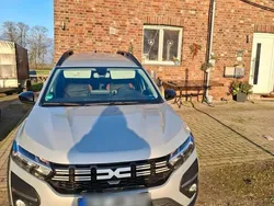 Silber Gebraucht 2022 Dacia Jogger Extreme Kombi | 14.500 €