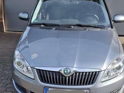 Silber Gebraucht 2011 Skoda Roomster Plus Edition Van / Kleinbus | 5.950 € (Etwas zu teuer)