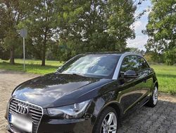 Schwarz Gebraucht 2011 Audi A1 S-Line Kleinwagen | 8.900 € (Etwas zu teuer)