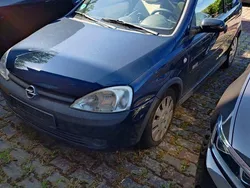 Blau Gebraucht 2001 Opel Corsa Kleinwagen | 650 € (Guter Preis)
