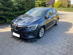 Grau Gebraucht 2020 Renault Clio V Experience Kleinwagen | 10.900 € (Guter Preis)