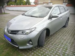 Silber Gebraucht 2015 Toyota Auris Touring Sports Sport Kombi | 10.500 € (Etwas zu teuer)