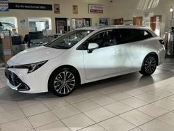 Schneeweiß Neu 2025 Toyota Corolla Hybrid Team Kombi | 30.900 € (Guter Preis)