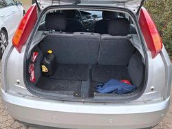 Grau Gebraucht 1999 Ford Focus Kombi | 805 € (Superpreis)