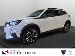 Weiß Gebraucht 2023 Peugeot 2008 Allure SUV | 17.450 € (Fairer Preis)