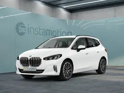 Weiß Gebraucht 2024 BMW 218 Active Tourer Luxury Line Van / Kleinbus | 35.050 € (Guter Preis)