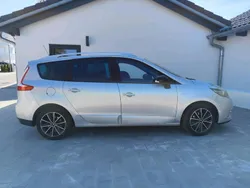 Silber Gebraucht 2016 Renault Grand Scénic III LIMITED Van / Kleinbus | 9.500 €