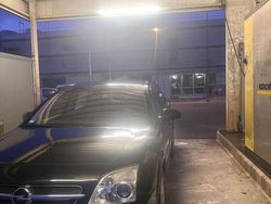 Schwarz Gebraucht 2005 Opel Vectra Limousine | 1.200 € (Guter Preis)