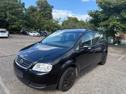 Schwarz Gebraucht 2006 VW Touran Van / Kleinbus | 1.900 € (Fairer Preis)
