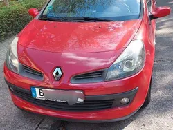 Rot Gebraucht 2009 Renault Clio III Limousine | 2.199 € (Superpreis)