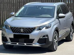 Grau Gebraucht 2020 Peugeot 5008 Allure Van / Kleinbus | 16.999 € (Superpreis)