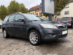 Grau Gebraucht 2010 Ford Focus Kombi | 2.900 € (Guter Preis)