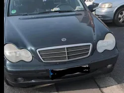 Blau Gebraucht 2001 Mercedes C180 Classic Limousine | 900 € (Superpreis)