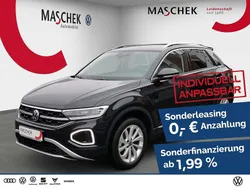 Deep black perleffekt Gebraucht 2024 VW T-Roc Style SUV | 27.220 € (Guter Preis)