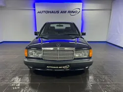 Dunkelblau Gebraucht 1991 Mercedes 190 Limousine | 18.999 €