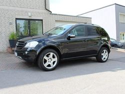 Schwarz Gebraucht 2006 Mercedes ML320 AMG SUV | 7.600 €