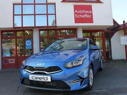 Blue flame metallic Neu 2025 Kia Ceed Kleinwagen | 23.450 € (Guter Preis)