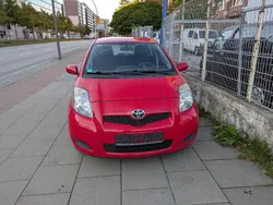 Super red v Gebraucht 2011 Toyota Yaris Cool Kleinwagen | 2.750 € (Fairer Preis)