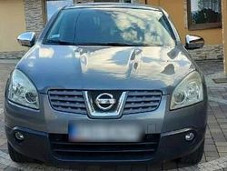 Grau Gebraucht 2007 Nissan Qashqai SUV | 5.900 € (Etwas zu teuer)