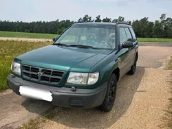 Grün Gebraucht 1999 Subaru Forester SUV | 3.800 €