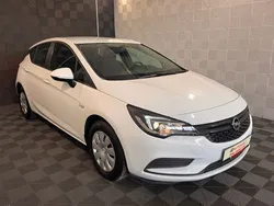 Weiß Gebraucht 2017 Opel Astra Selection Limousine | 10.820 € (Fairer Preis)