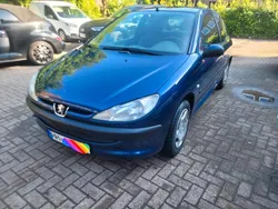Blau Gebraucht 2002 Peugeot 206 Kleinwagen | 549 €
