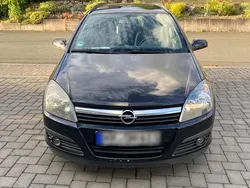 Schwarz Gebraucht 2005 Opel Astra Kombi | 1.200 € (Guter Preis)