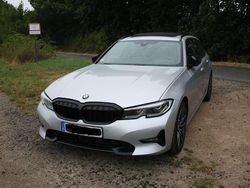 Silber Gebraucht 2020 BMW 330 Sport Line Kombi | 32.500 € (Fairer Preis)