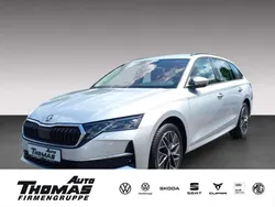 Brilliantsilber metallic Gebraucht 2024 Skoda Octavia Selection Kombi | 29.980 € (Superpreis)