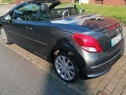 Grau Gebraucht 2012 Peugeot 207 CC Platinum Cabrio | 6.600 € (Etwas zu teuer)