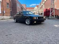 Grau Gebraucht 1989 BMW 520 Limousine | 13.000 €