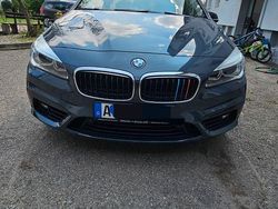 Blau Gebraucht 2015 BMW 218 Active Tourer Sport Line Van / Kleinbus | 9.900 € (Guter Preis)