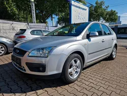 Silber Gebraucht 2007 Ford Focus Limousine | 2.490 € (Fairer Preis)