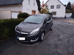 Grau Gebraucht 2015 Opel Meriva Edition Van / Kleinbus | 6.900 € (Guter Preis)